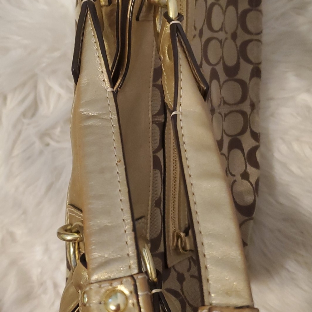 Authentic Coach purse - Picture 6 of 16